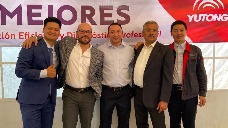 Yutong México, MIVSA y Metrobús entregan reconocimientos a conductores y equipos de mantenimiento.