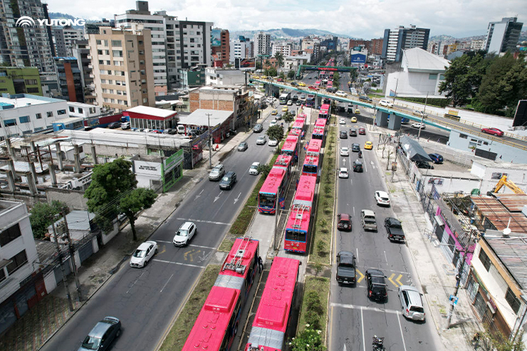 Los trolebuses de doble potencia de Yutong celebran su histórico debut en Quito