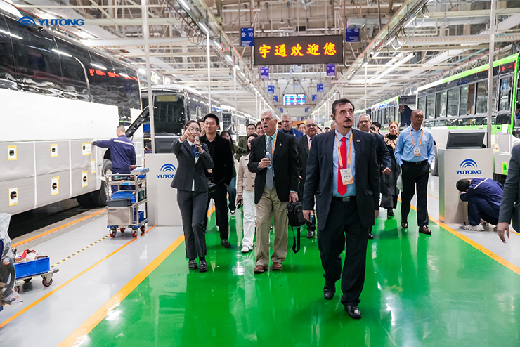 Delegación Latinoamericana Visita Yutong para Explorar Soluciones de Transporte Sostenible