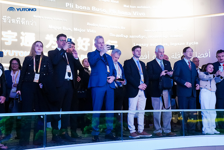 Delegación Latinoamericana Visita Yutong para Explorar Soluciones de Transporte Sostenible