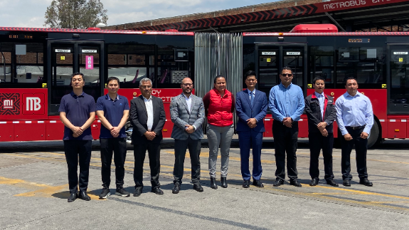 Yutong México, MIVSA y Metrobús entregan reconocimientos a conductores y equipos de mantenimiento.