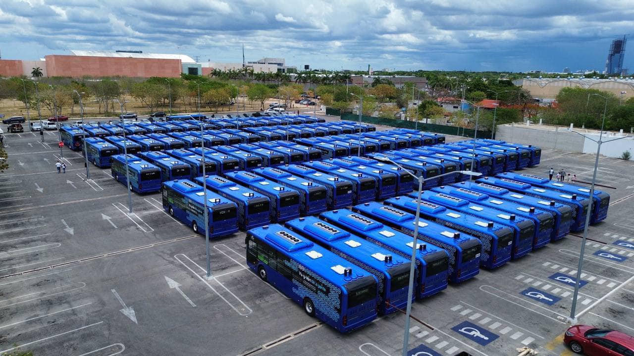 Yutong de México entrega unidades HÍBRIDAS en Mérida para el sistema de transporte VA y VEN