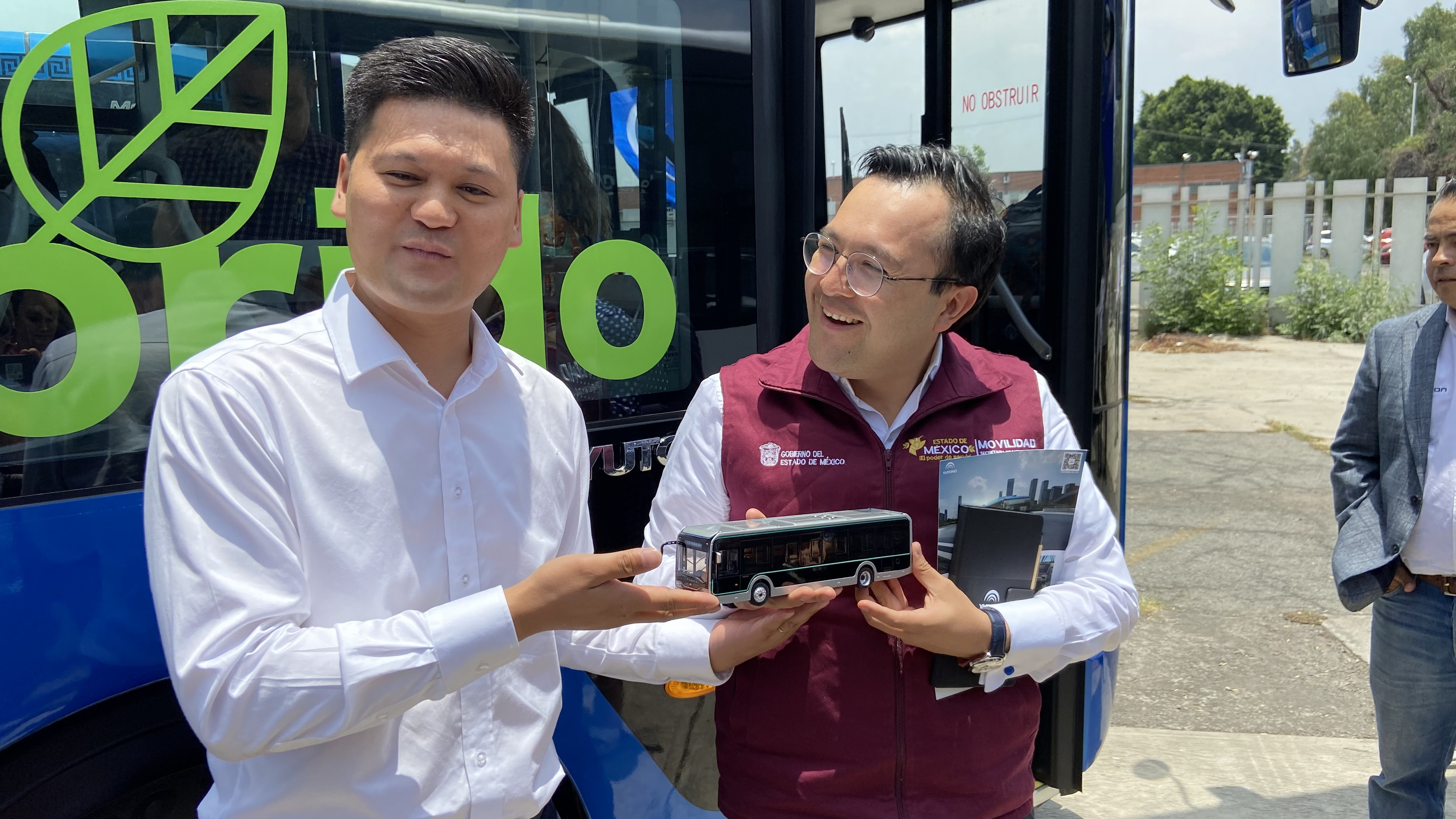 Yutong presentó  autobús híbrido en SEMOVI EDOMÉX.