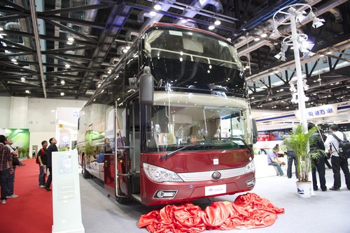 Con 5 unidades como E7 que es de pura electricidad, Yutong se presente a la exposición de las unidades de transporte en Beijing
